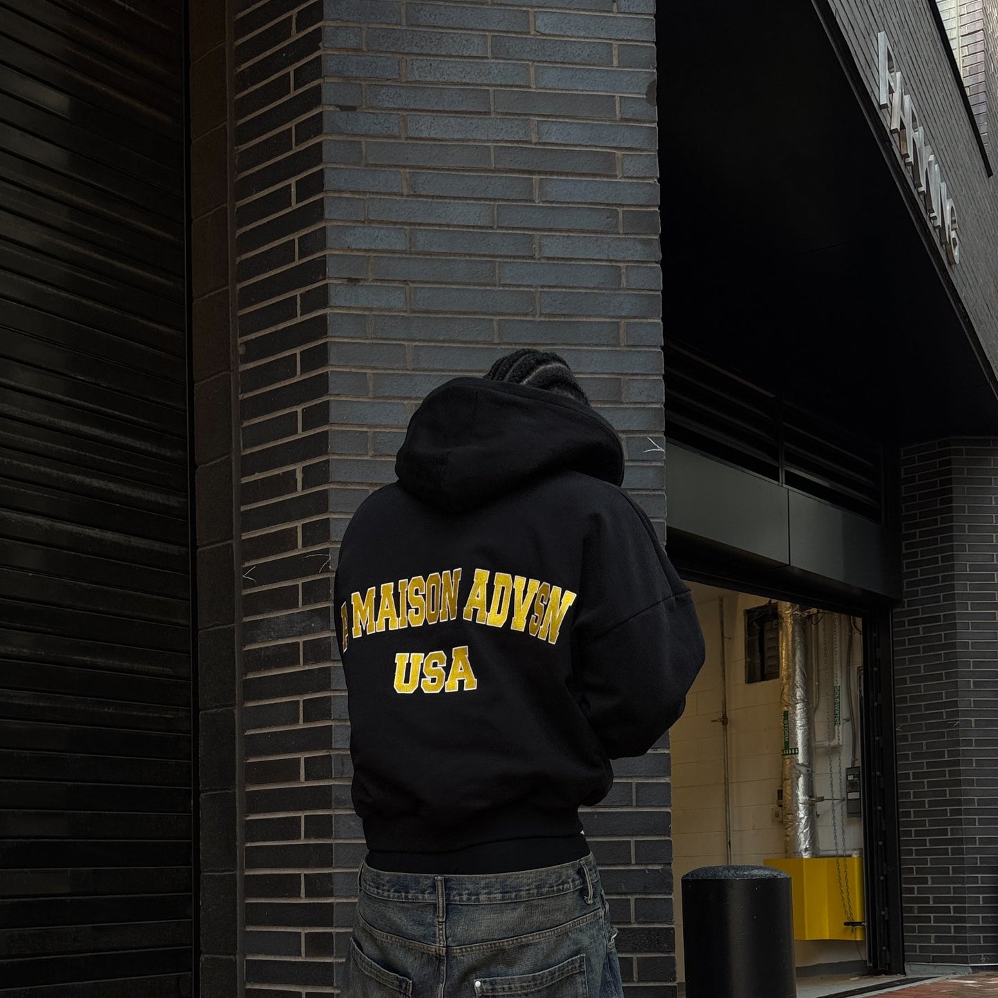 INTRO ZIP UP HOODIE